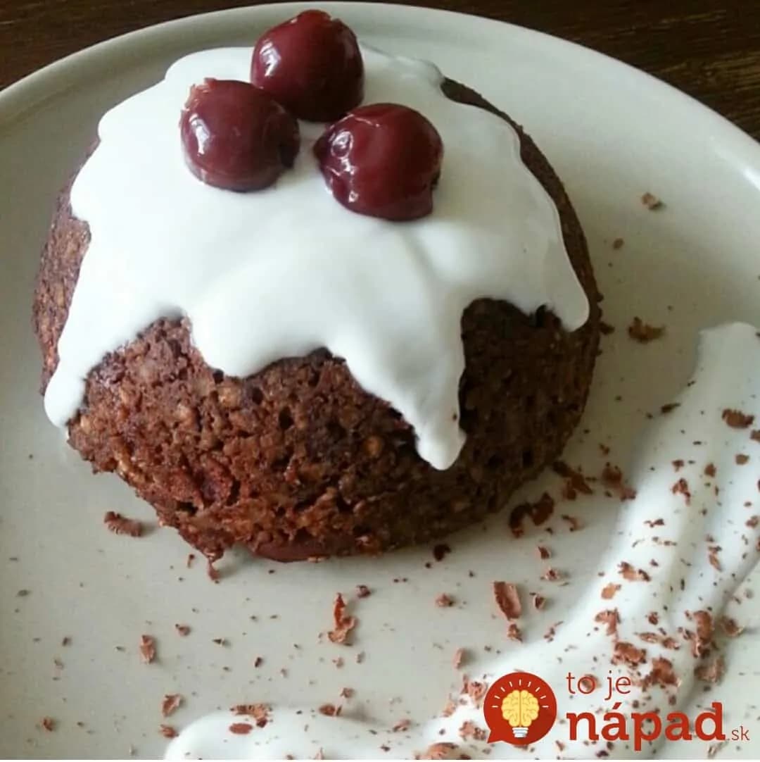 Banánovo-čerešňový mugcake (hrnčekový koláč)