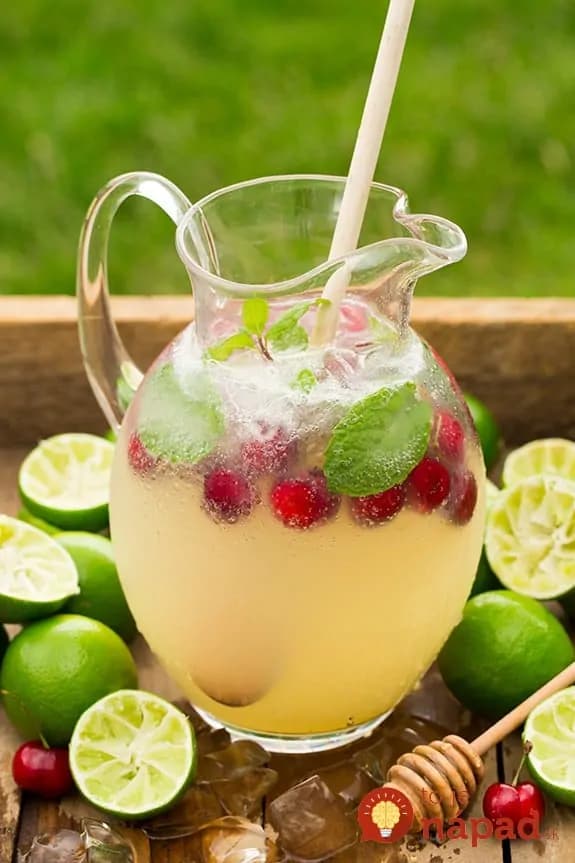 Perlivá limetkovo-medová limonáda