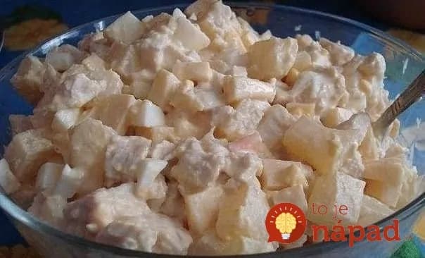 Šalát s kuracím mäsom a ananásom