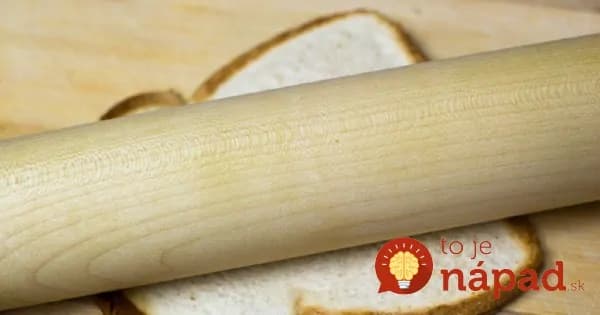 Rozvaľkala obyčajný toastový chlieb a vytvorila perfektnú chuťovku: Toto si vaši hostia zamilujú!
