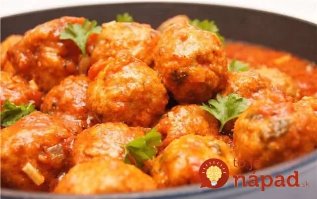 Jednoduché a úžasne chutné karbonátky v paradajkovej omáčke