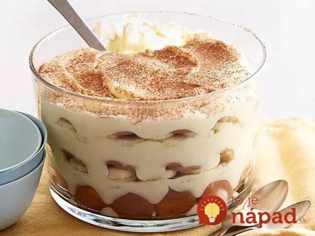 Pudingové tiramisu s banánom