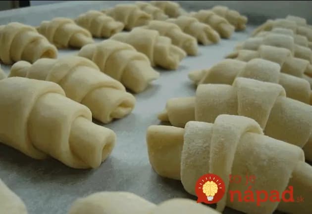 15 minút: Upečte si superrýchle smotanové rožteky