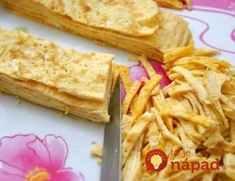 Robíte palacinky stále tým istým spôsobom? Takúto pochúťku môžete pripraviť, keď ich nakrájate na kúsky!