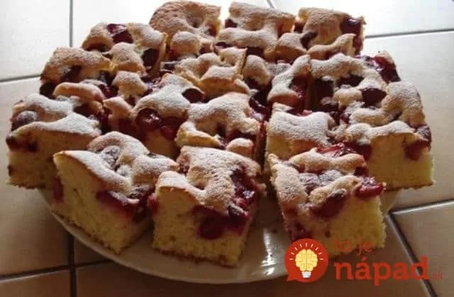 Jemná hrnčeková bublanina z kefírového cesta