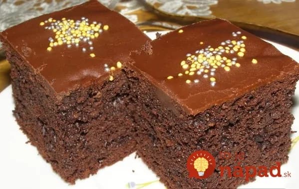 Bez váhy a odmerky: 5-minútový čokoládový koláč s kyslou smotanou!