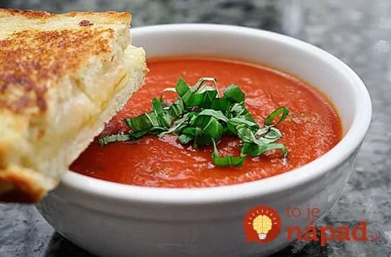 Lieči zápaly: Vynikajúca paradajková polievka s tajnou prísadou