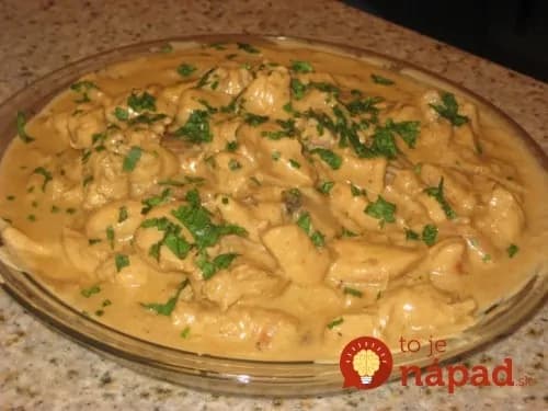 Jemná smotanovo-horčicová omáčka s kuracím mäsom