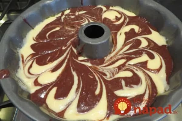 Jemná ako pavučinka: Blesková šľahačková bábovka, ktorej nikto neodolá!