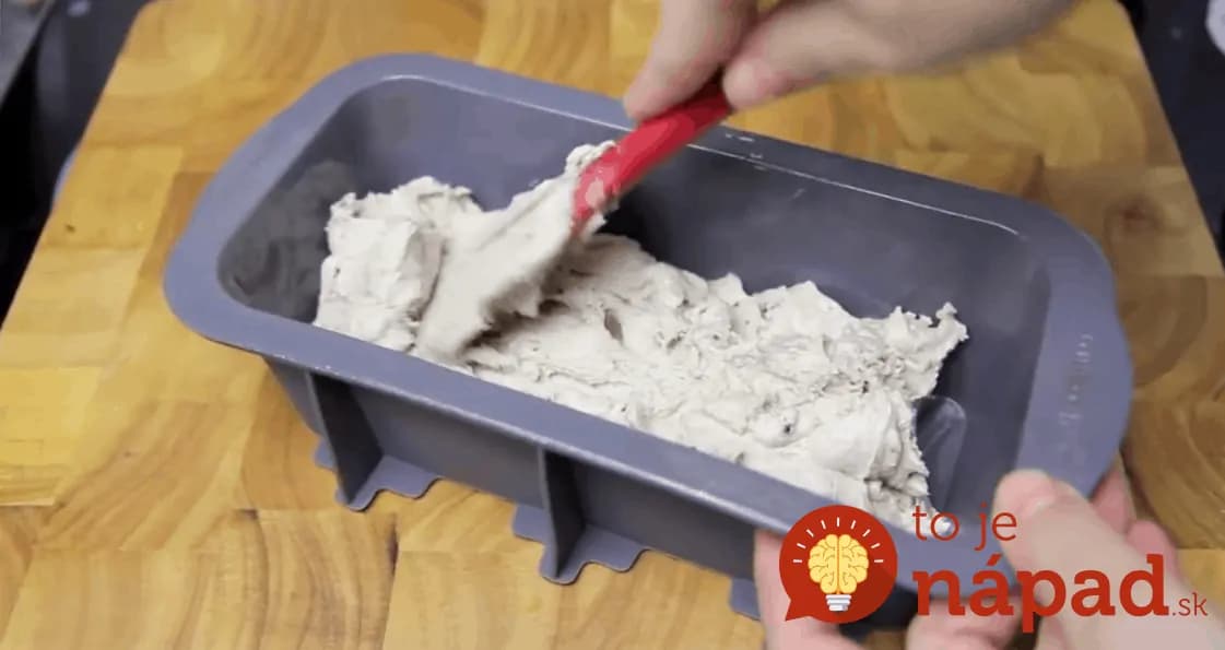 Roztopenú zmrzlinu zmiešala s múkou a vložila do rúry. Výsledok je neodolateľný!