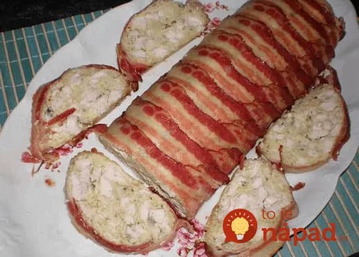 Mäsový srnčí chrbát: Rýchla kuracia pochúťka so smotanou, v slaninovom kabáte!