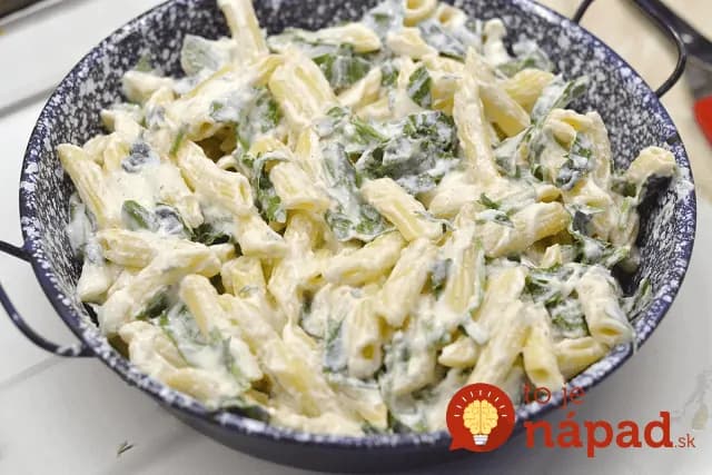 Luxusná a rýchla: Jemná syrová omáčka s mäsom a špenátom!