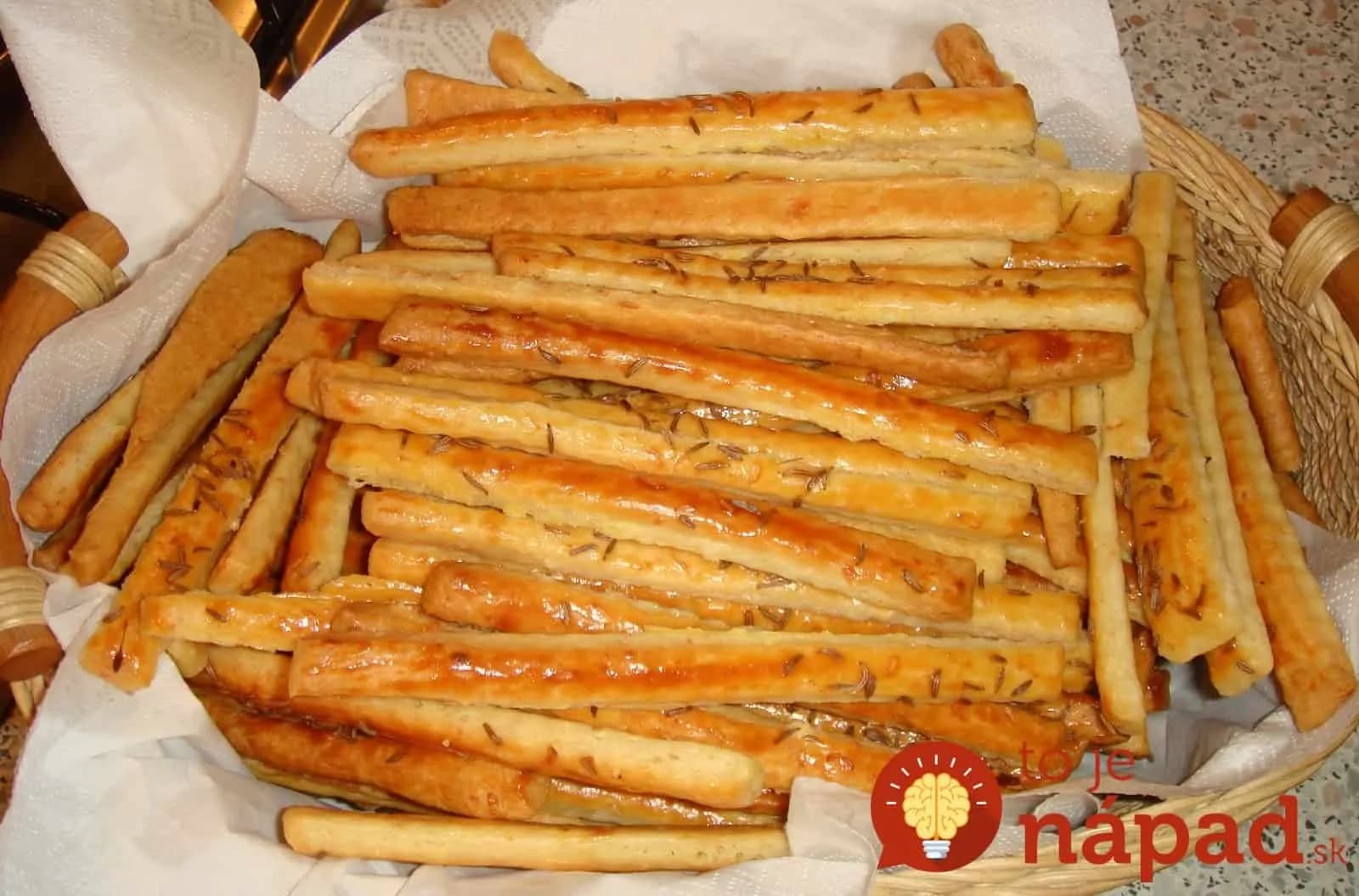 10-minútové tyčinky z jogurtu: Slaná pochúťka len tak k pivečku!