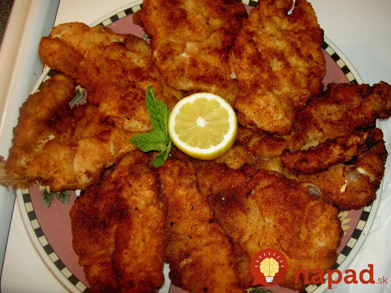 Slávnostné jedlo ešte chutnejšie: Rezne v jemnom syrovo-cesnakovom cestíčku!