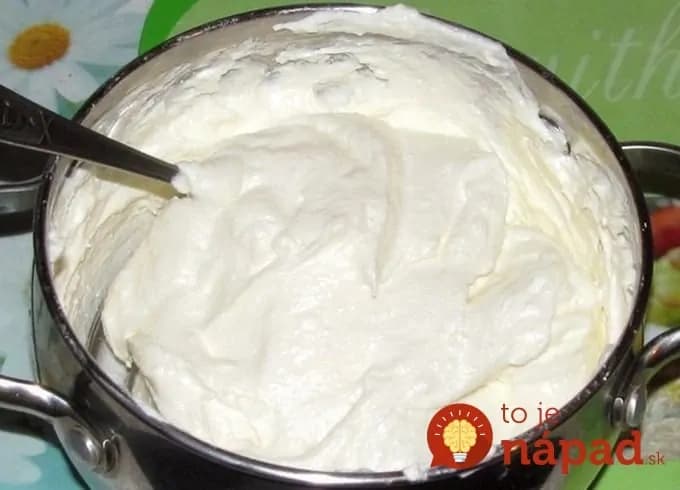 Neviete, čím plniť zákusky a torty? Vyskúšajte famózny tvarohový krém so salkom hotový za 5 minút!