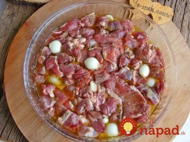 Najjednoduchšia marináda na mäso: Pripravená za 2 minúty a mäso ochutí fantasticky!