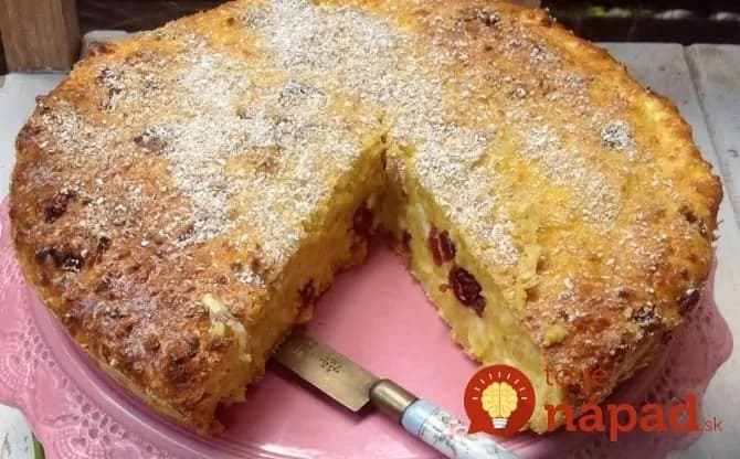 Najjednoduchší zdravý koláč na svete: Bez múky, cukru a chutí vyniakajúco!