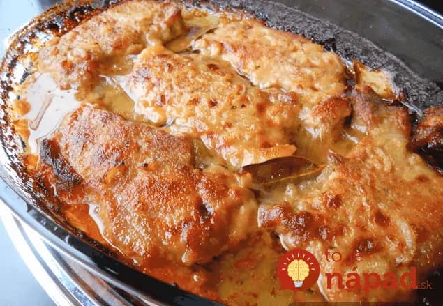 Farárske rezne: Úžasne šťavnaté a mäkučké mäsko s oblohou a omáčkou, na jednom pekáči!