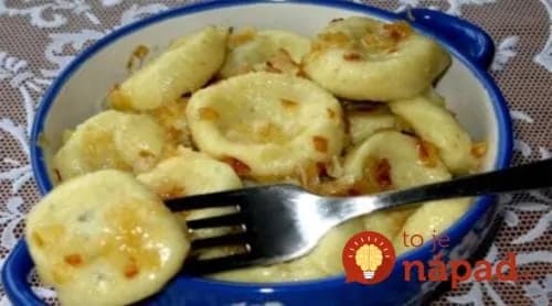 Ďalší dôkaz, že naše babičky boli v kuchyni kúzelníčky: Najjednoduchšie krupicové knedličky do polievky aj ako chutná večera!