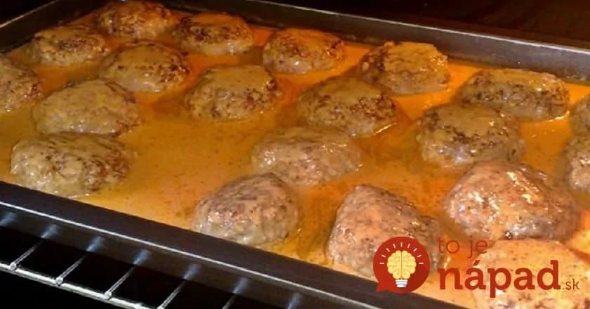 Šťavnaté fašírky na plechu s fantastickou omáčkou: Pridajte do mäsa aj jednu špeciálnu prísadu a keď ochutnáte výsledok, inak ich už robiť nebudete!