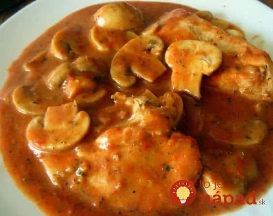 Hrnčiarske rezne na prírodno: Úžasne šťavnaté a mäkučké mäsko v smotanovej omáčke!