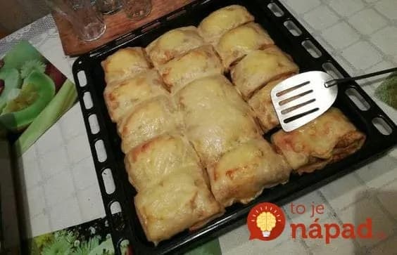 Neverili by sme, že tieto palacinky môžu chutiť lepšie, ako sladká klasika: Naplňte ich mäsom, prelejte syrovou omáčkou a dajte piecť, je to ohromná pochúťka!