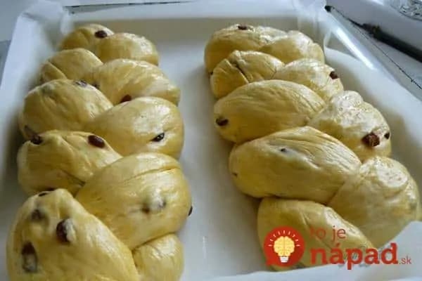 Určite ju nebudete robiť len na Vianoce: Dokonalá šľahačková vianočka, najchutnejšia na svete!