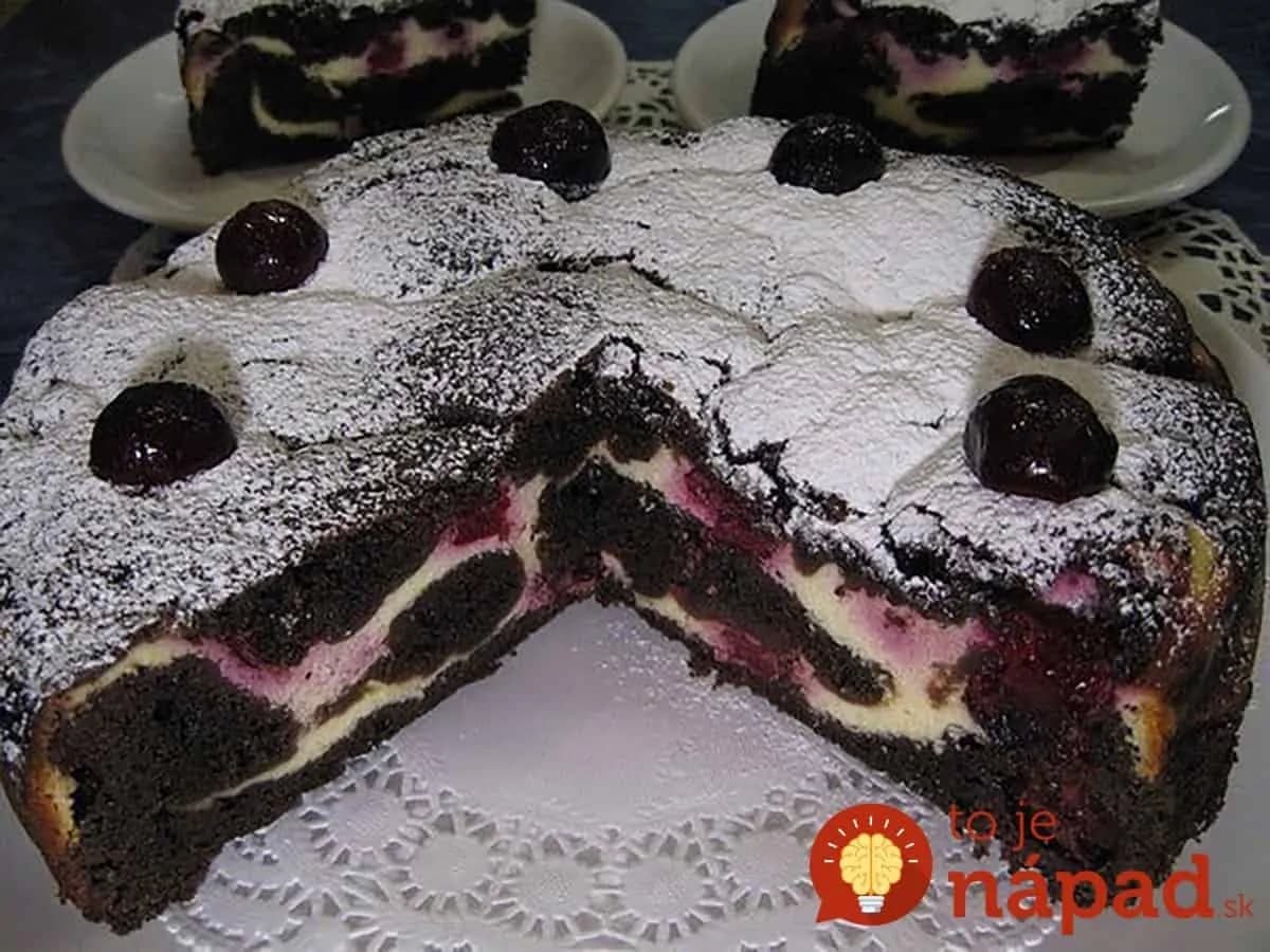 Zmiešaný čokoládovo-tvarohový koláč s čerešňami: Stačí len upiecť v okrúhlej forme a máte dezert, ktorý tromfne aj drahú tortu!