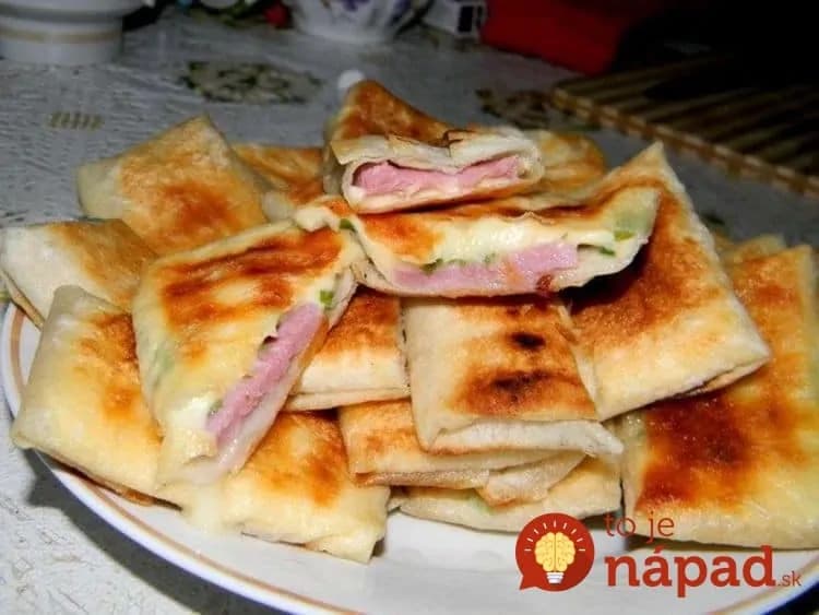 Nerobte studené chlebíky, toto je lepšie: Perfektná finta s lístkovým cestom na pohostenie pre návštevy za 5 minút!