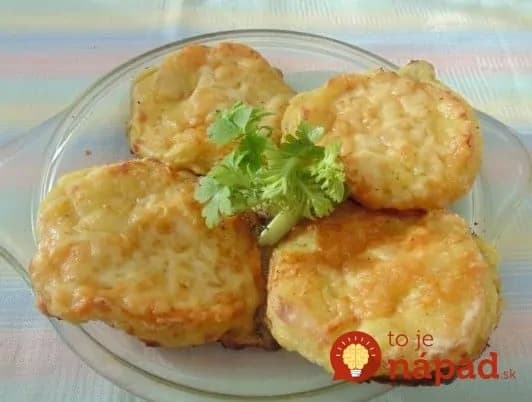 Vyskúšala pripraviť vyprážaný syr v rúre. Nikdy by mi nenapadlo, že bude chutiť takto geniálne, odporúčam všetkými desiatimi!