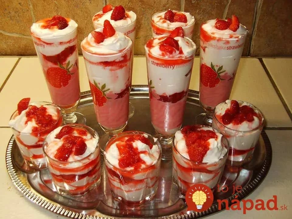 Expresný mascarpone krém s jahodami: Tieto poháre sú také chutné, že zatienia aj zložité pečené zákusky!