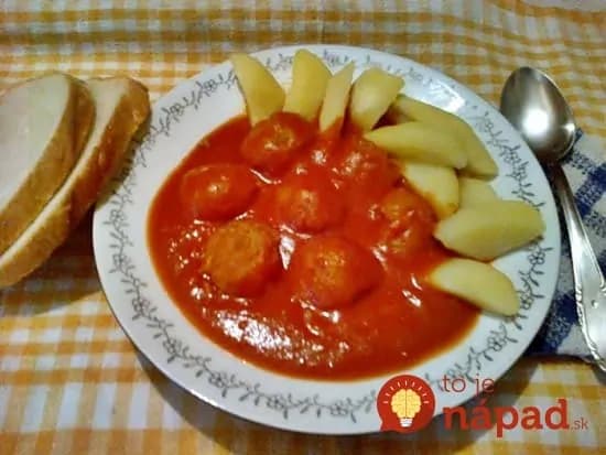 Tento recept som našla v ručne písanej kuchárskej knihe mojej babičky: Vyskúšala som ju raz a odvtedy ani inú nevarím!