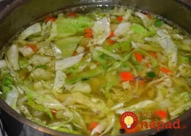 Zázračná polievka z mladej kapusty: Najlepšia na chudnutie!
