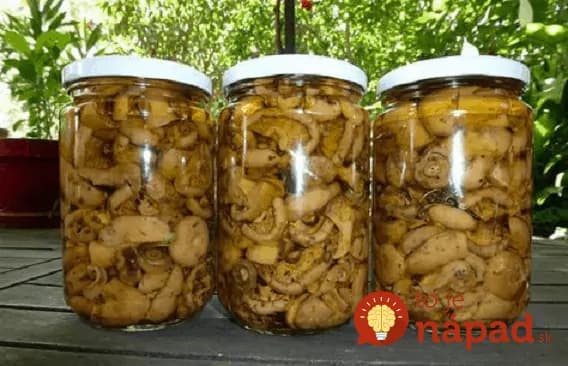 Tento nápad mi poradil skúsený hubár z Oravy a naozaj to funguje: Aj po 2 rokoch chutia ako čerstvé, bez nálevu, vody a akýchkoľvek prísad!