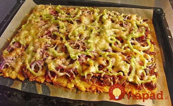 Obložená zemiaková placka na plechu, úplne bez múky: Nevyprážajte zemiakové placky, toto je stokrát lepšie!