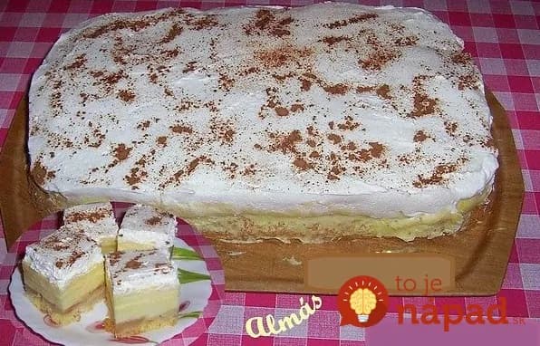 Obrátený jablkový krémeš: Keď sú doma jablká, tento koláč nesmie chýbať – celá rodina sa za ním ide utĺcť!