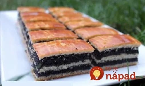 Skladaný makový koláč s kyslou smotanou: Dlho hľadaný starý recept, tromfne aj kysnutý závin – kto má rád mak, ten si ho nebude vedieť vynachváliť!