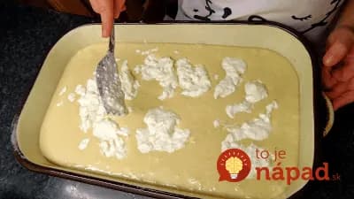 Hrnčekový koláč „Gavalier“ – tvaroh, lekvár, čokoláda: 30 minút a už je na stole, zvládnete ho aj o polnoci!