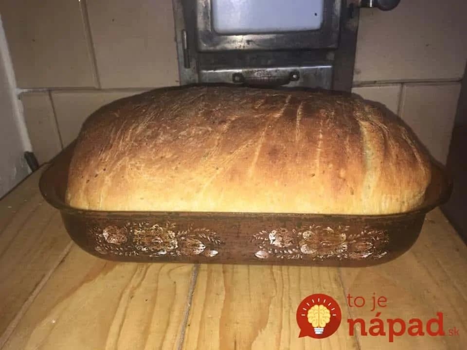 Zemiakový chlebík pre lenivých: Kto nevyskúša, môže ľutovať, je výborný a vydrží aj týždeň!