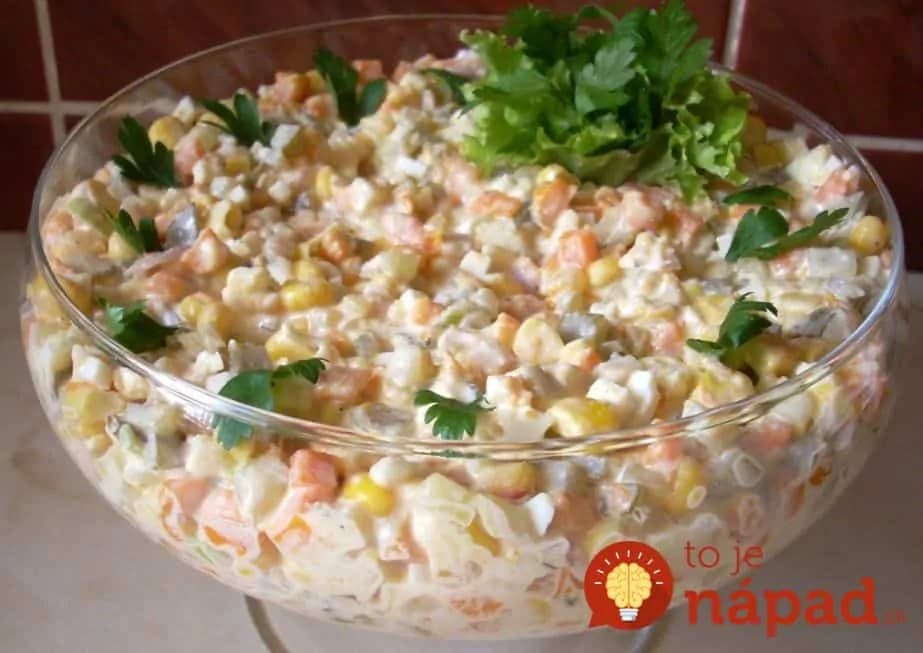 Sviatočný šalát odkukaný od šéfkuchára – KONEČNE náhrada za ťažké majonézové šaláty: Chutí aj najväčším jedákom a nebude vám z neho ťažko!