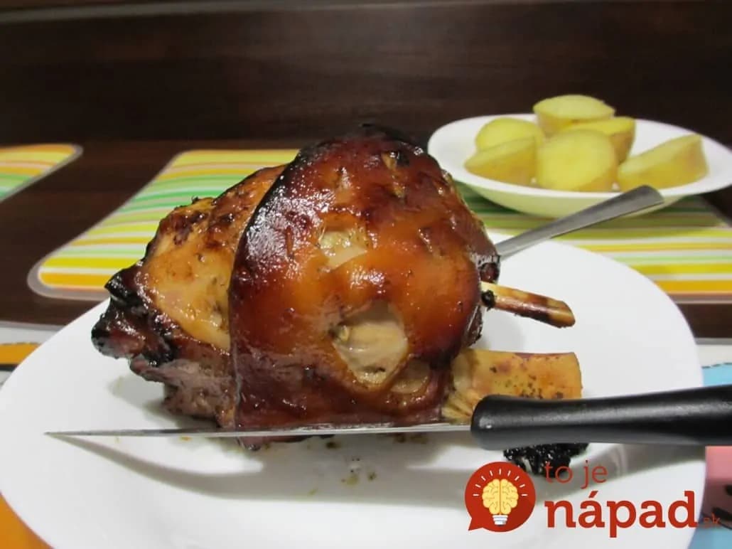 Pečené bravčové koleno za 3 Eurá: Veľa muziky za málo peňazí – geniálny recept!
