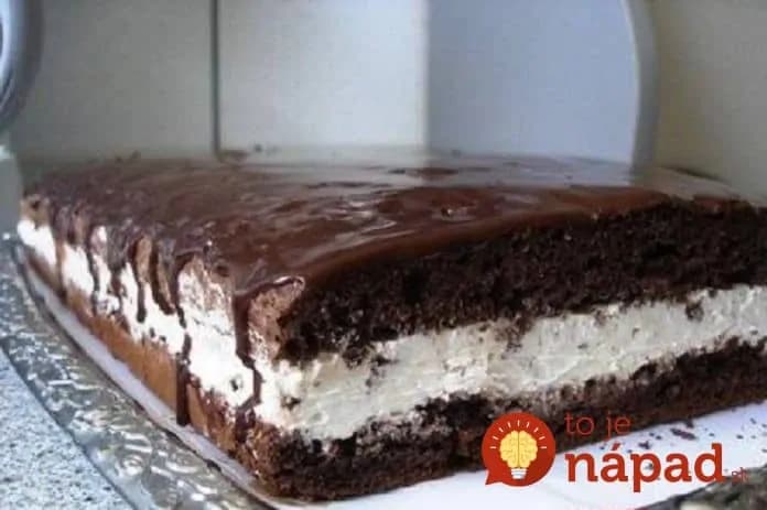 Pekelne dobrý koláč s piškótami: Zabodujte s ním na každej oslave – u nás fičí ešte viac, ako krémeš!