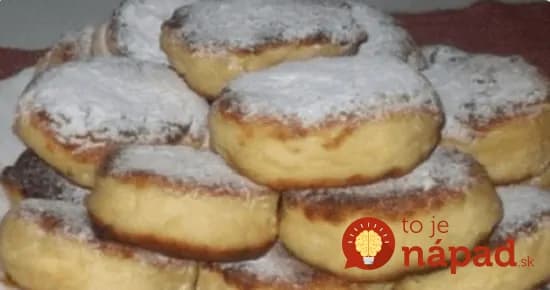 Toto u nás fičí viac, ako mastné šišky: Rýchle tvarohové placky, ktoré pripravíte za 5 minút – bez pečenia!