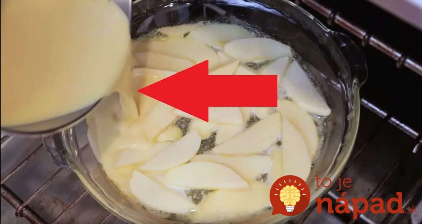 Jablká len zalejte vaječnou zmesou a šup do rúry: Keď skúsite, čo z toho za okamih vznikne, zabudnete na zložité pečenie – top nápad!