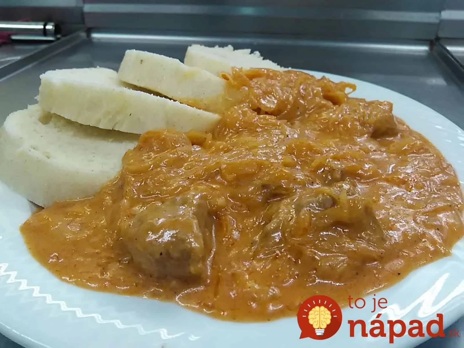 Kto má chuť na pravý segedínsky guláš, nech sa drží tohoto receptu: Iný už robiť nebudete!