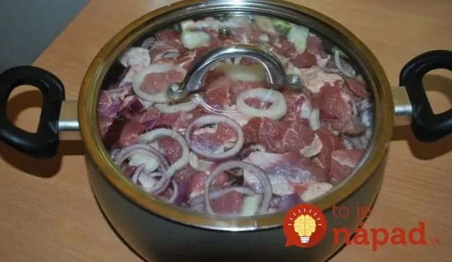 10 najlepších marinád na grilovanie, dusenie aj pečenie mäsa: 5-minútová príprava a dokonalá chuť zaručená!