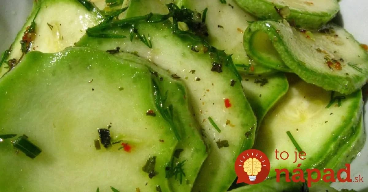 Ženy, je čas marinovať cuketu: Príloha, ktorá zmizne zo stola v sekunde – ideálna pochúťka na grilovanie, chuť fantastická!