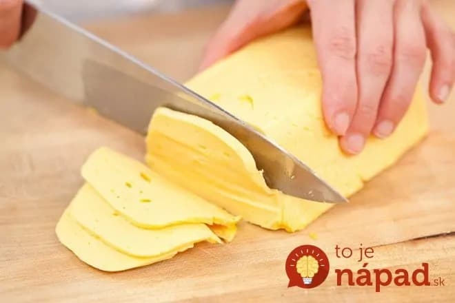 Domáci syr máte hotový okamžite a netreba ani syridlo. Začala som s malou dávkou, ale teraz si robím celý hrniec!