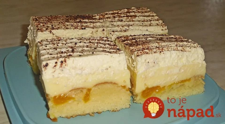 Luxusné ovocné rezy s kyslou smotanou: Robím ho vždy na dva plechy a nikdy neostane ani omrvinka!