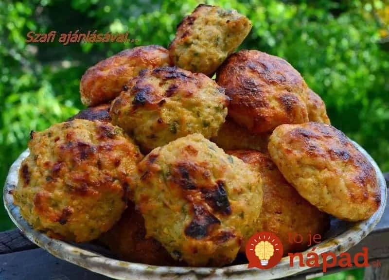 Výborné cuketové placky so syrom a cesnakom: Ak doma 1 cuketu, kúsok syra a cesnak, môžete si pripraviť túto letnú pochúťku!